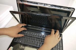 Sửa laptop dell asus lenovo vaio bị gãy bản lề uy tín